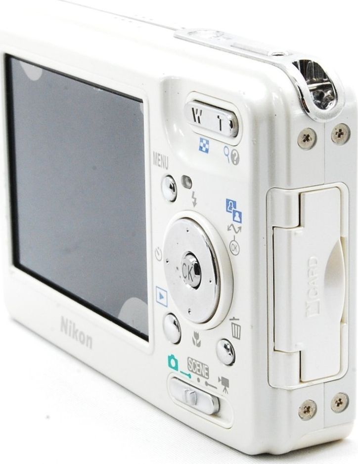 Nikon COOLPIX S3 Point & Shoot Camera
