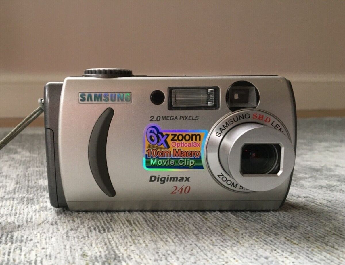 Samsung Digimax 240 Point & Shoot Camera