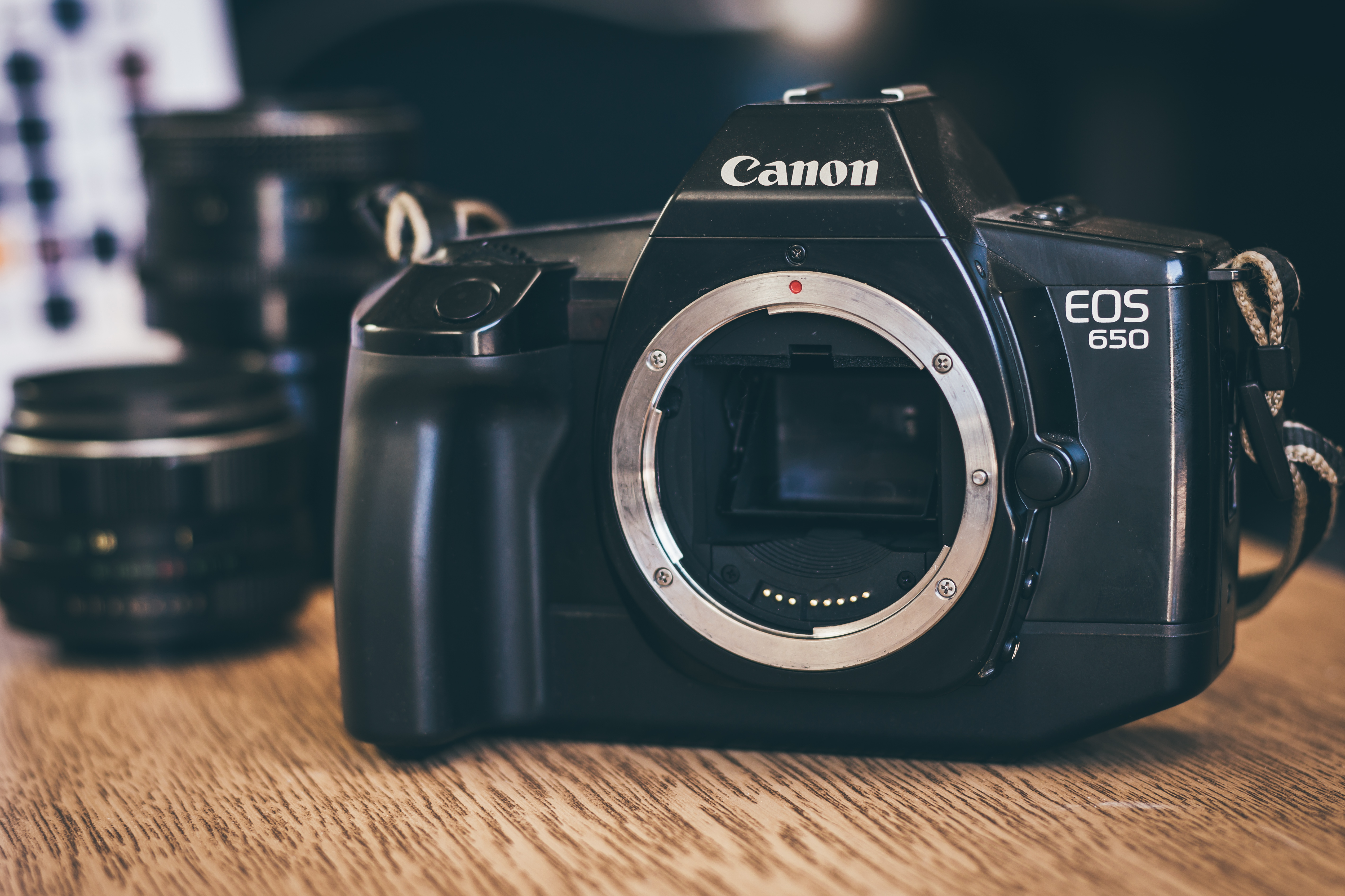 Canon EOS 650 35mm Film SLR Camera
