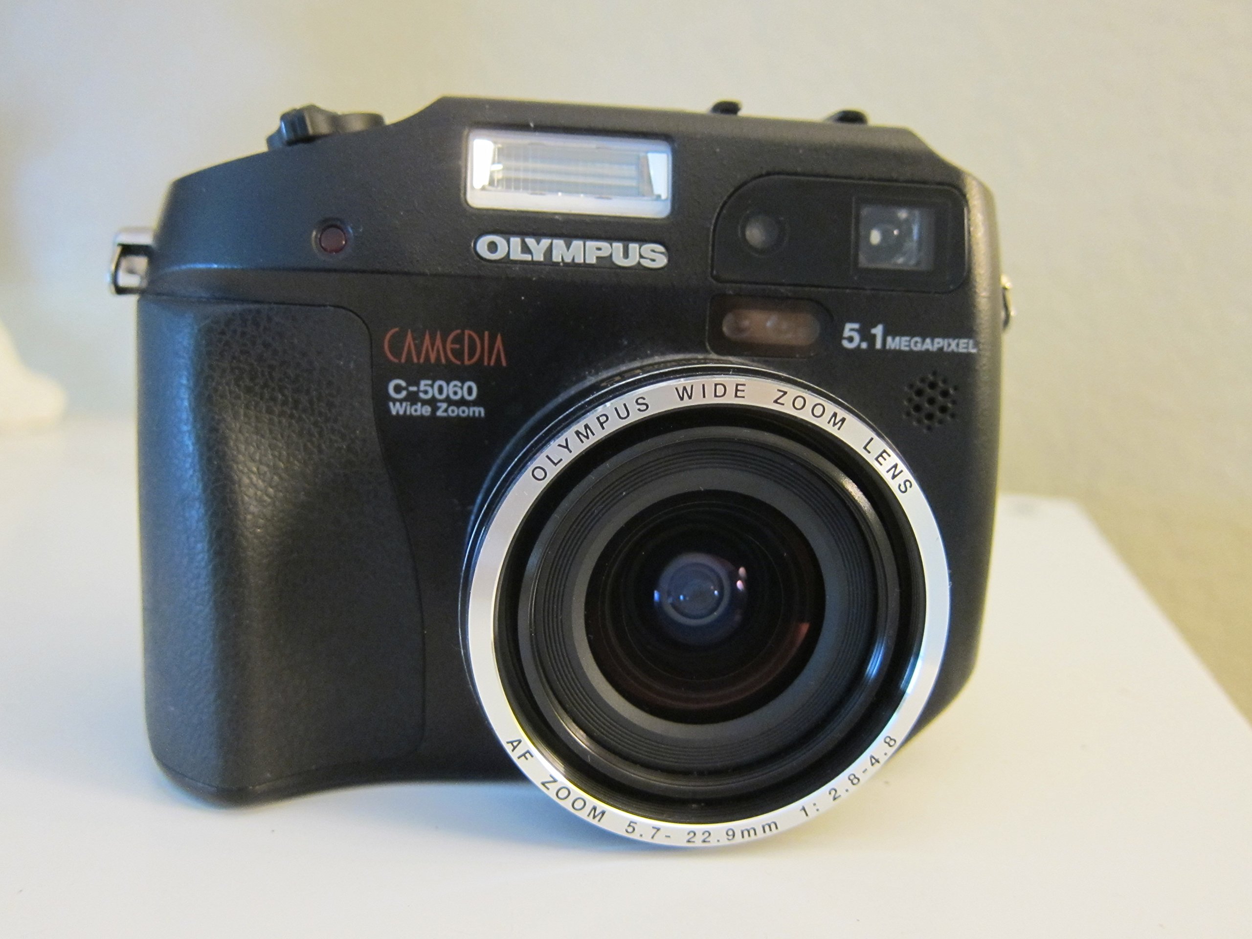 Olympus Camedia C-5060 Wide Zoom Digital Camera