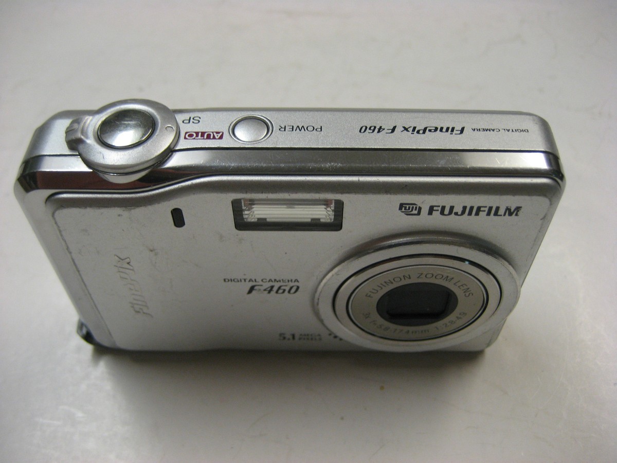 Fujifilm FinePix F460 Point & Shoot Camera