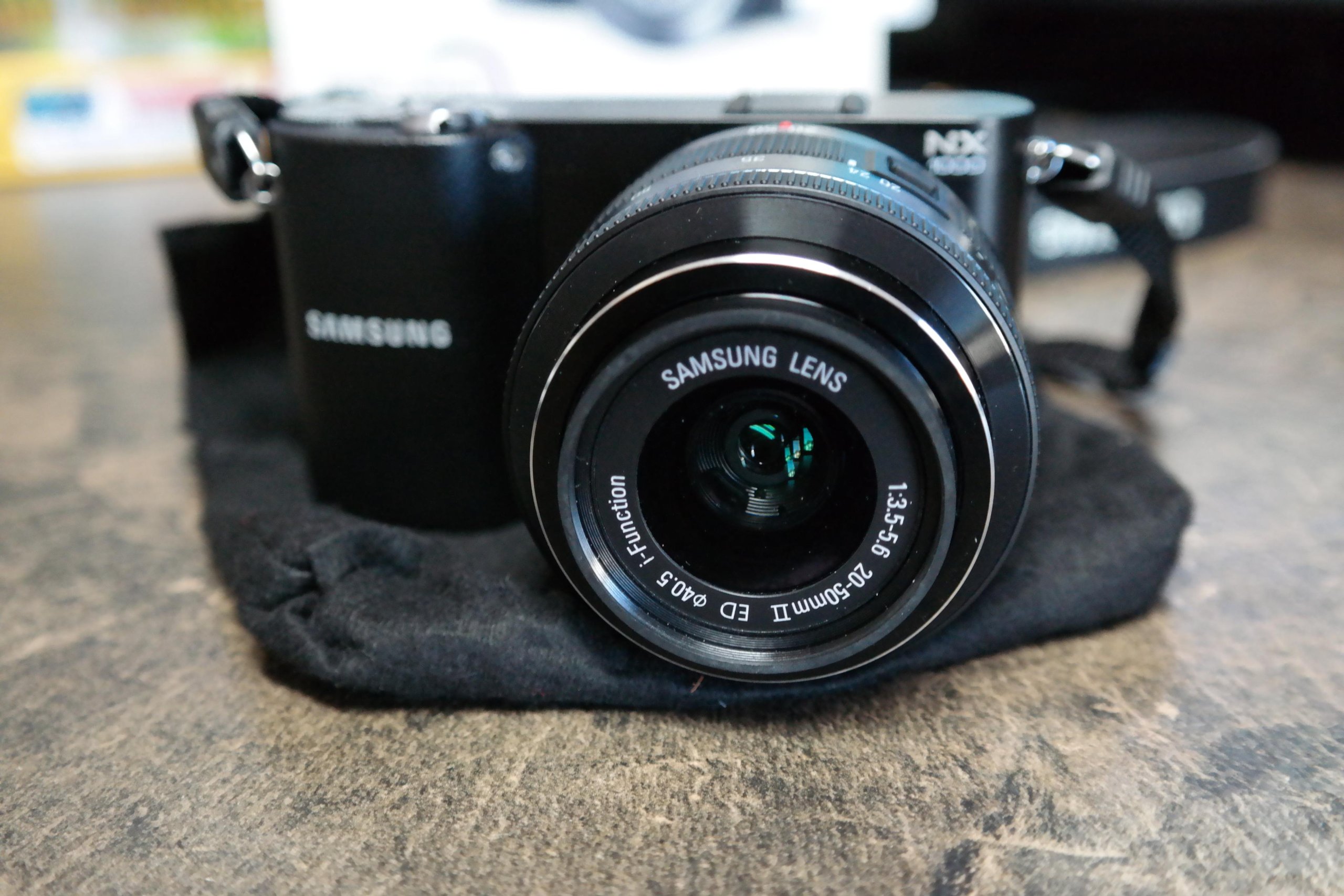 Samsung NX1000 Mirrorless Camera