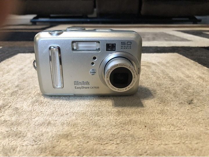 Kodak EasyShare CX7525 Point & Shoot Camera