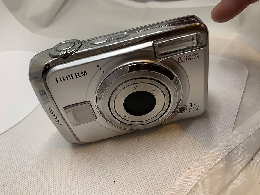 Fujifilm FinePix A820 Point & Shoot Camera