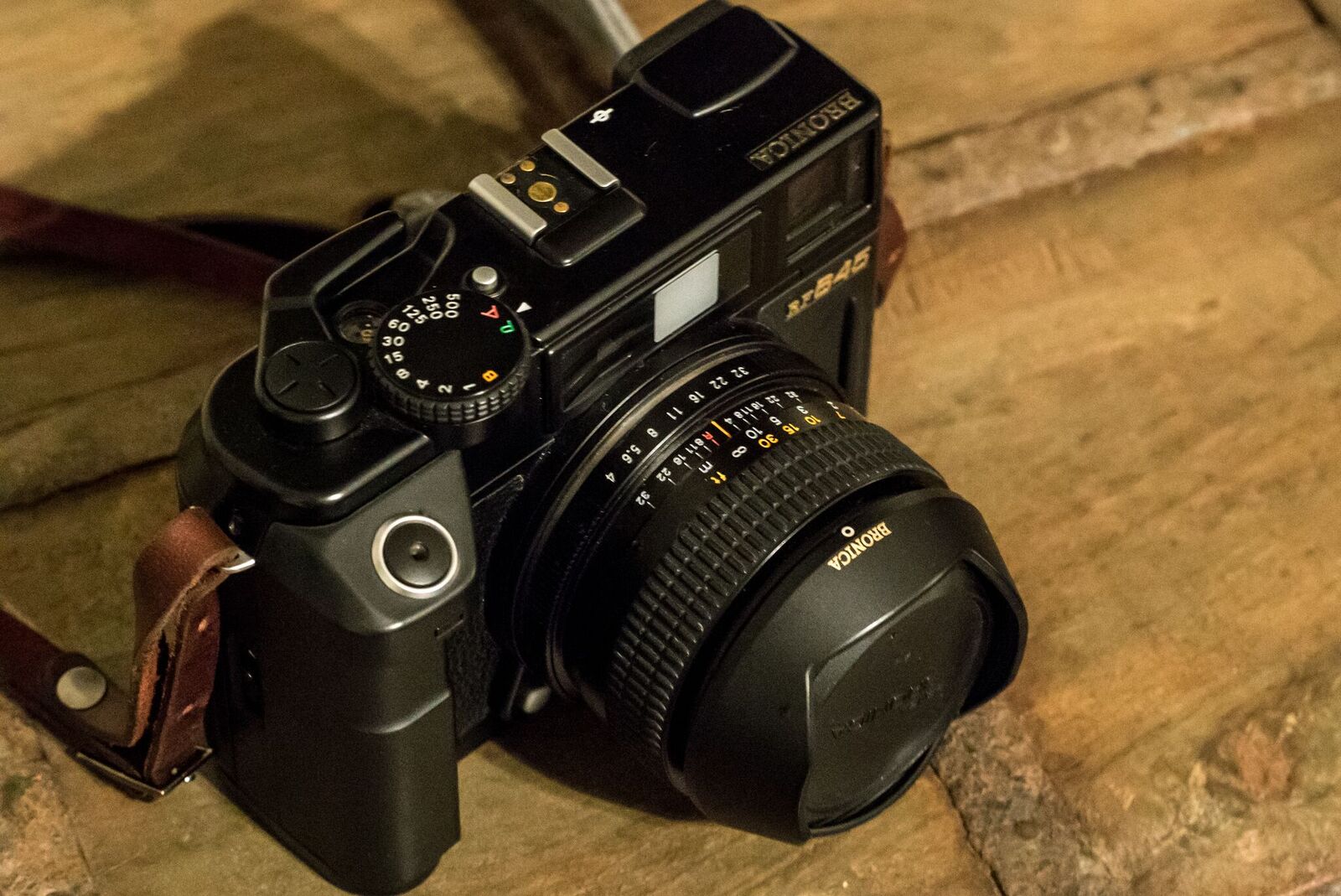 Bronica RF645 Film Camera — Specs, Reviews, Used Prices | GearFocus