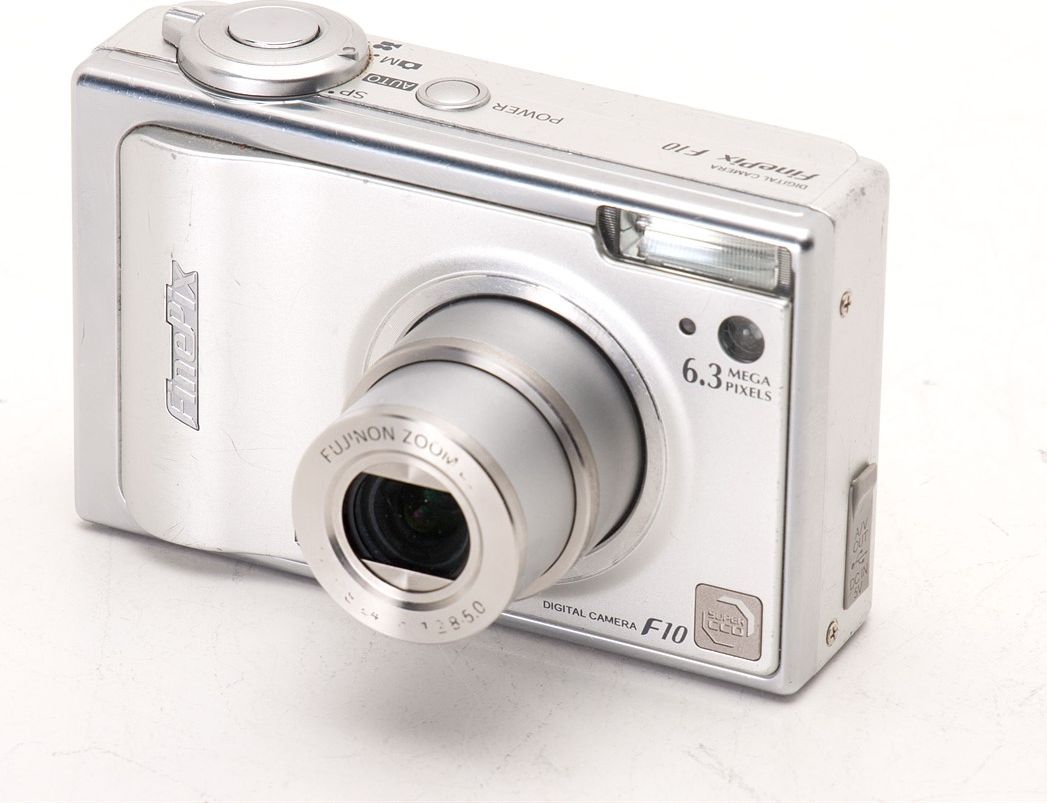F Point Camera Fujifilm FinePix F10 Zoom Compact Camera — Specs, Reviews... | GearFocus