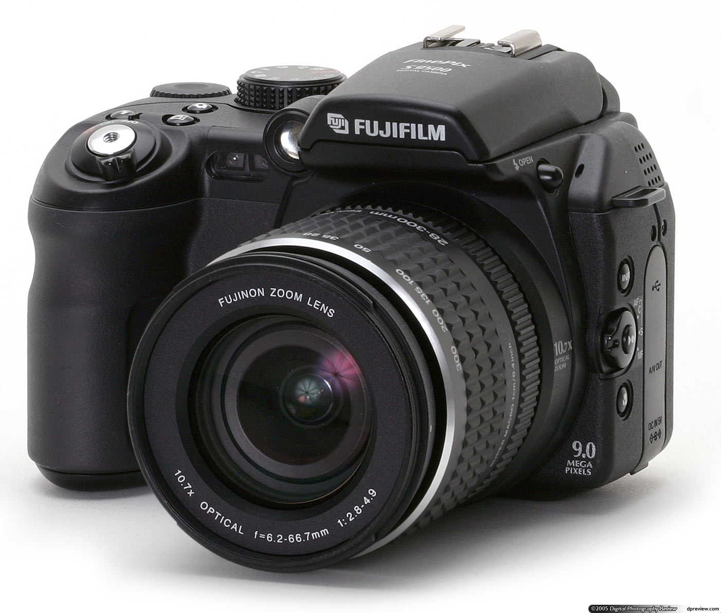 Fujifilm FinePix S9000 9MP Digital Camera w/28-300 | GearFocus