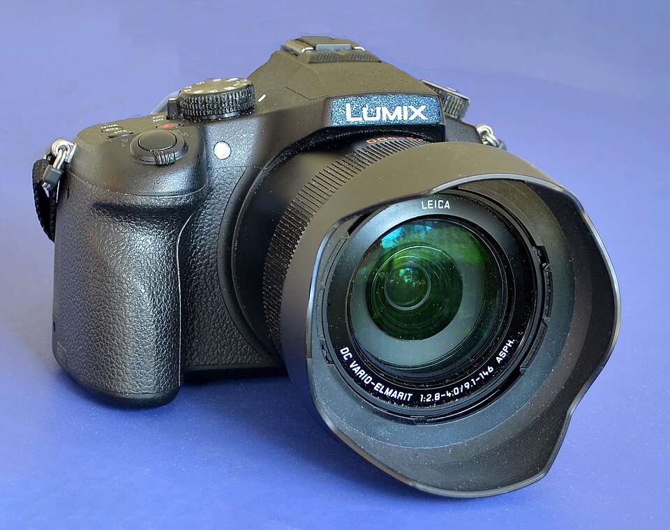 Panasonic Lumix DMC-FZ1000 20.1MP 4K Video Digital | GearFocus