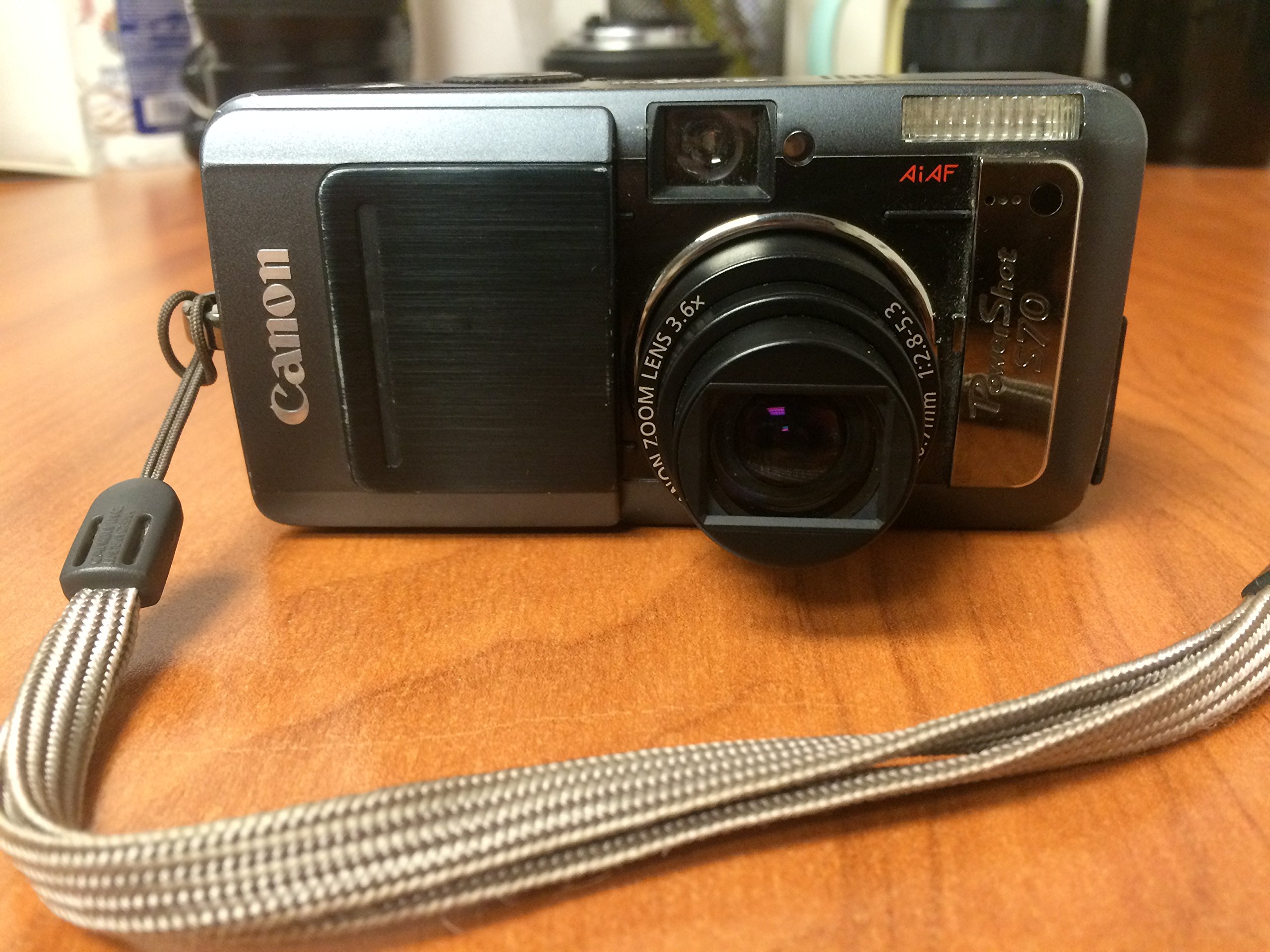 Canon PowerShot S70 Point & Shoot Camera | GearFocus